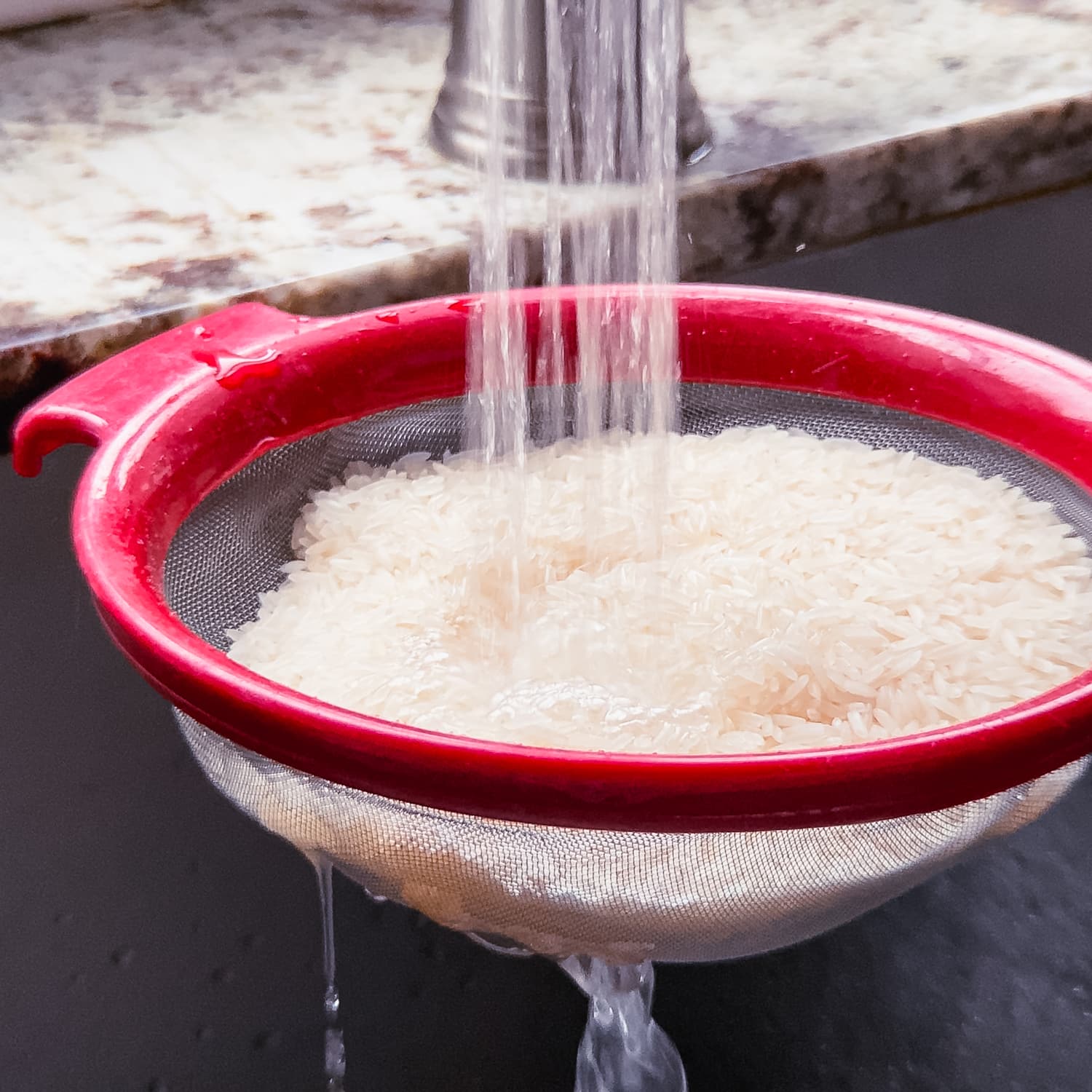 The Importance of Rinsing Jasmine Rice: A Guide to Properly Preparing this Delicate Grain