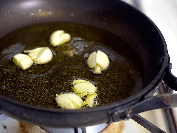 The Importance of Cooking with Garlic: Flavor and Health Benefits